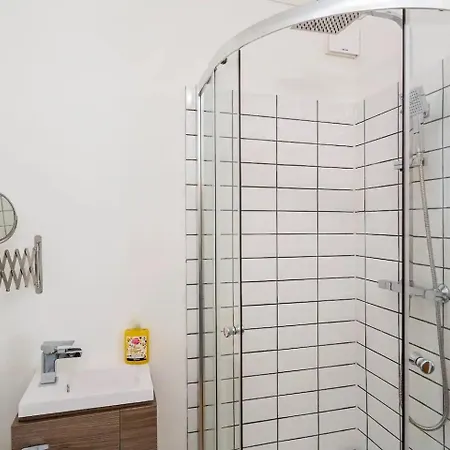 Nyaraló Pinfold House *