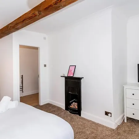 Nyaraló Pinfold House