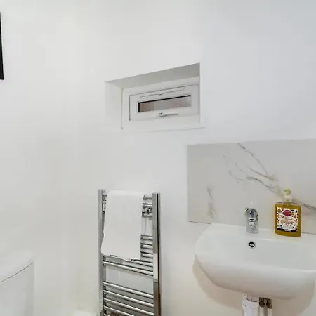 Nyaraló Pinfold House *