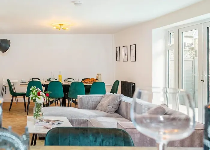 Pinfold House * Wistow