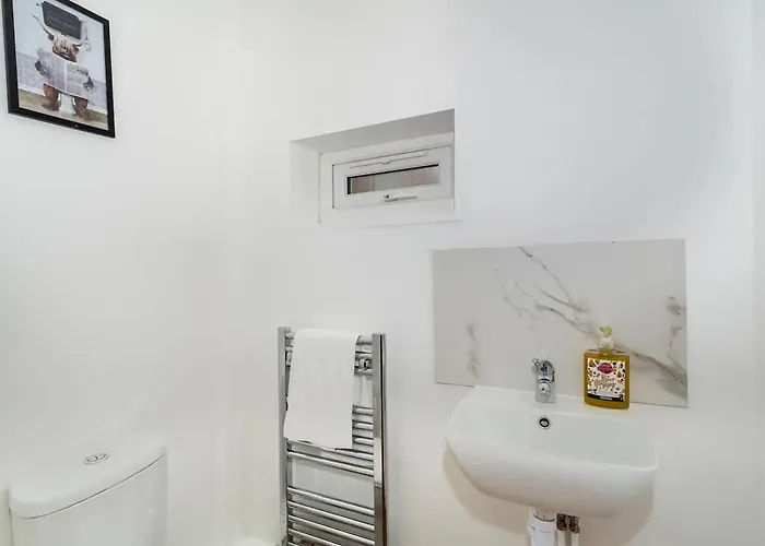 Nyaraló Pinfold House *