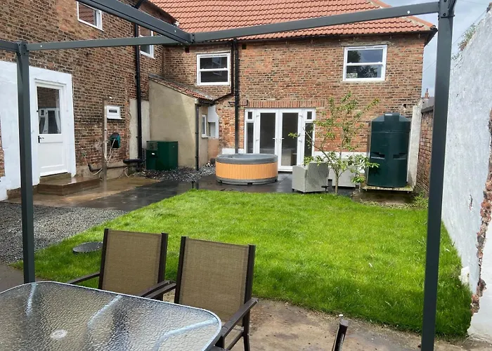 Nyaraló Pinfold House *